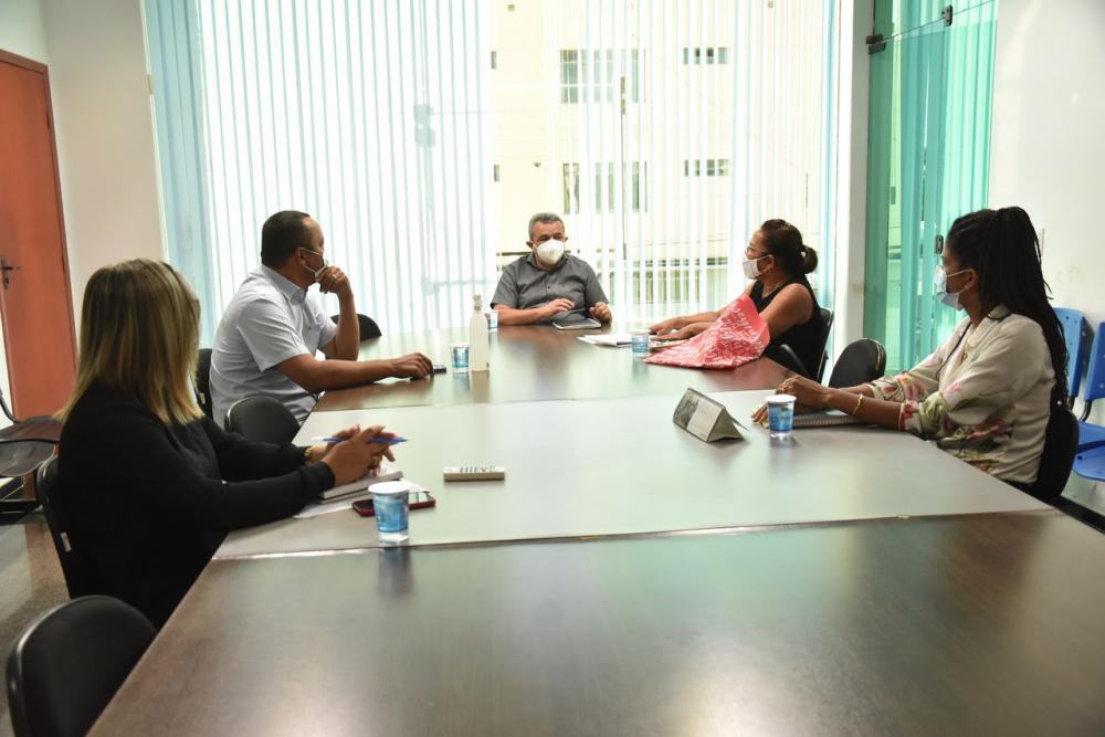 Reunião realizada na tarde de terça-feira, 03, no gabinete do prefeito Ronivon Maciel
