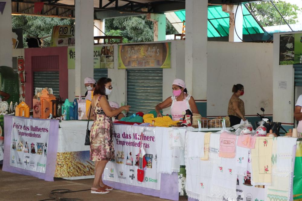 A Prefeitura Municipal apoia a Feira das Mulheres Empreendedora Fotos: Coletivo de Mulheres