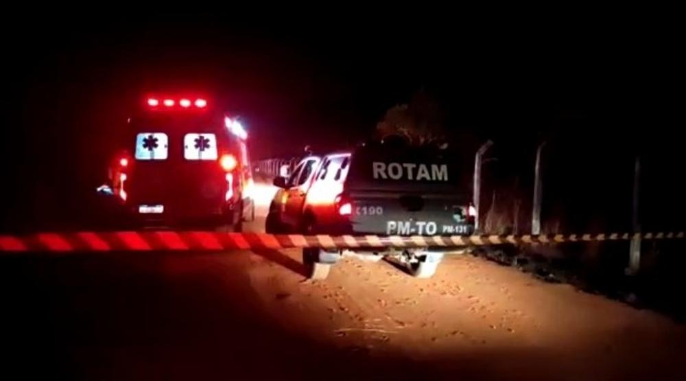 Os dois mortos foram identificados como Sérgio Elias Aguiar Cruz Neto, de 37 anos e Francinaldo Lima da Silva, de 40 anos – Foto: Alessandro Ferreira / Agência Tocantins.