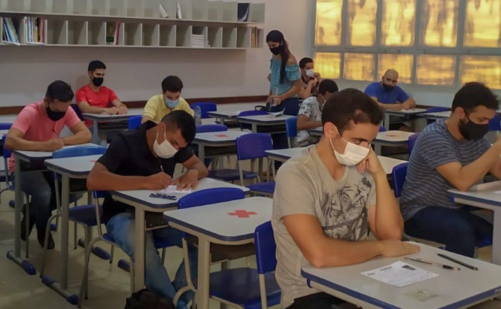 Candidatos realizando avaliação psicológica para o concurso dos Bombeiros — Foto: Divulgação/CBMTO