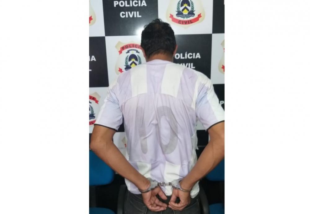 O homem estava foragido há mais de 20 anos e foi preso pela Polícia Civil do Tocantins em Colinas – Foto: Divulgação / SSPTO