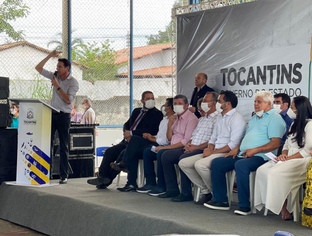 Deputado Nilton Fraco durante discurso em Miracema do Tocantins - Foto: Alessandro Ferreira / Agência Tocantins 