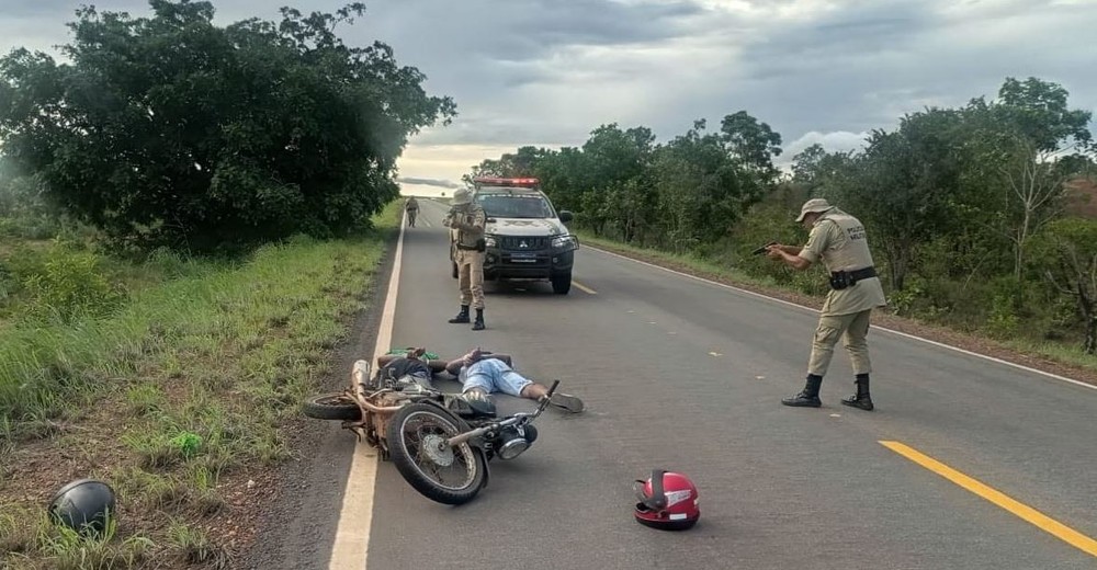 Suspeitos de assalto foram presos em rodovia no Tocantins — Foto: Divulgação/Polícia Militar