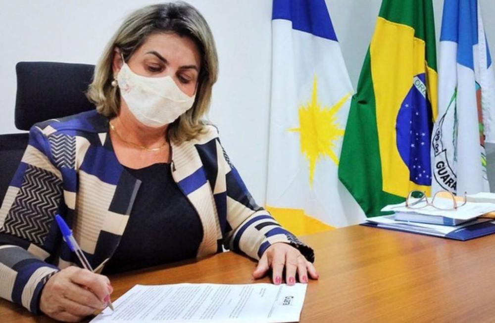 A prefeita Fátima Coelho autorizou benefícios de gratificação para sair já no próximo pagamento de janeiro – Foto: Divulgação/Prefeitura de Guaraí