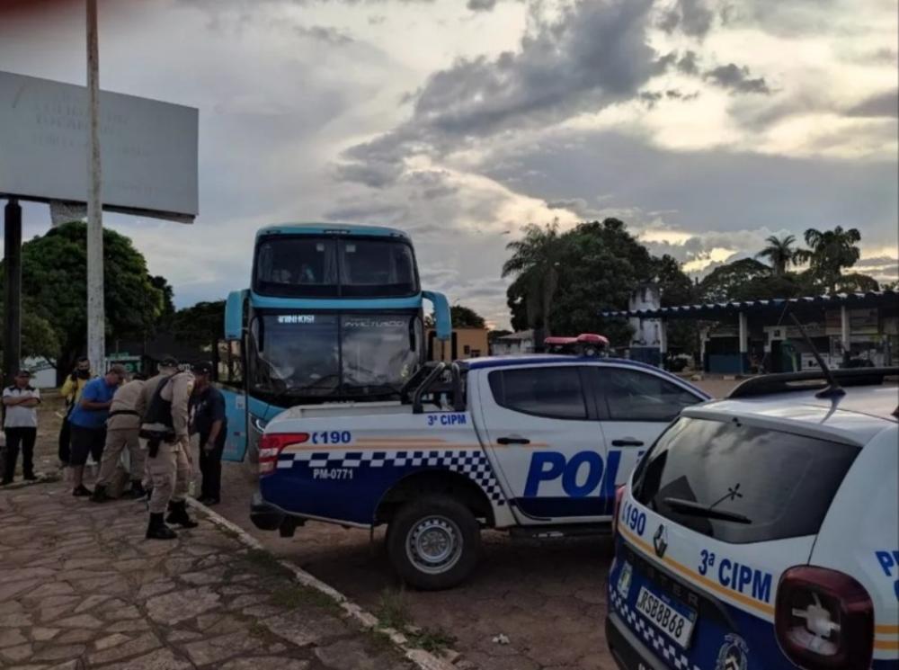 PM intercepta ônibus e encontra celulares furtados em show — Foto: Divulgação/PM Colinas do TO