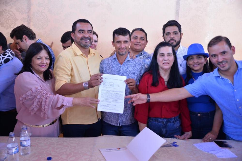 Apresentação da ordem de serviço para início das obras na Transcolinas – Foto: Pedro dos Anjos / Assessoria