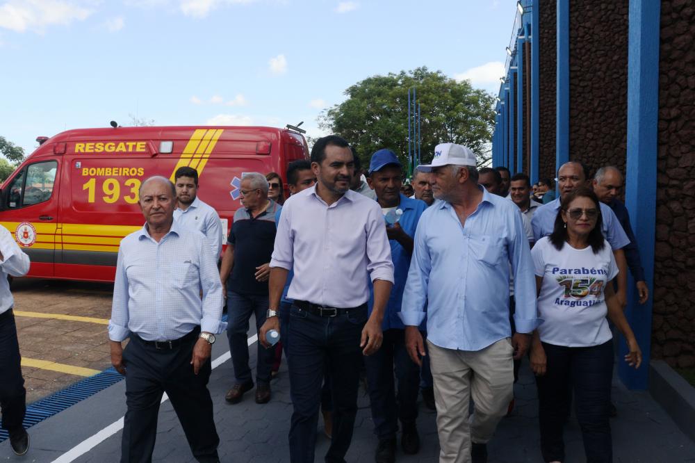 No aniversário de Araguatins, Lázaro Botelho participa do lançamento de obras no município – Foto: Alessandro Ferreira / Assessoria