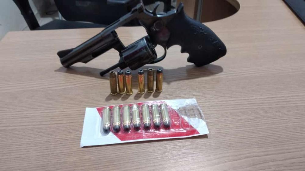 Arma e munições apreendidas durante a abordagem - Divulgação Polícia Civil