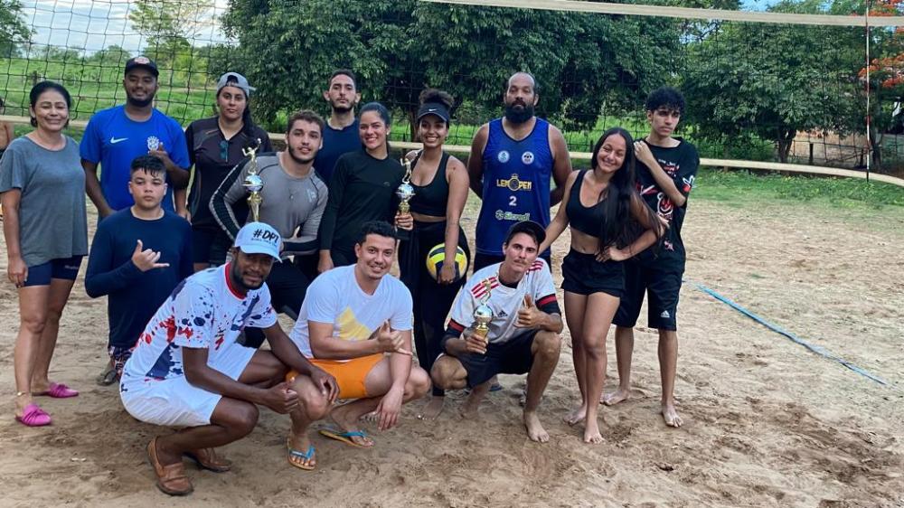 Com apoio de Dione do Pastel, torneio de vôlei de praia movimentou Combinado durante o último final de semana - Foto: Divulgação 