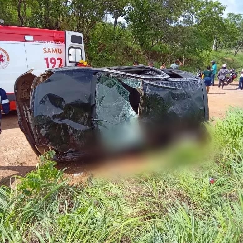 Carro capota e deixa uma pessoa morta na região central do Tocantins - Foto: Divulgação