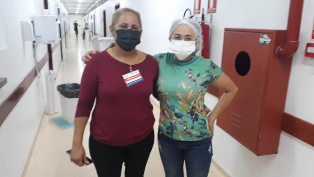 A acompanhante devolveu à funcionária do laboratório, R$700,00 que encontrou no corredor do hospital - Foto: Divulgação SES-TO.