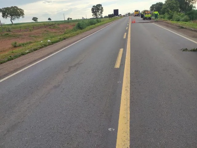Acidente aconteceu na BR-153, na região sul do Tocantins — Foto: Divulgação/PRF