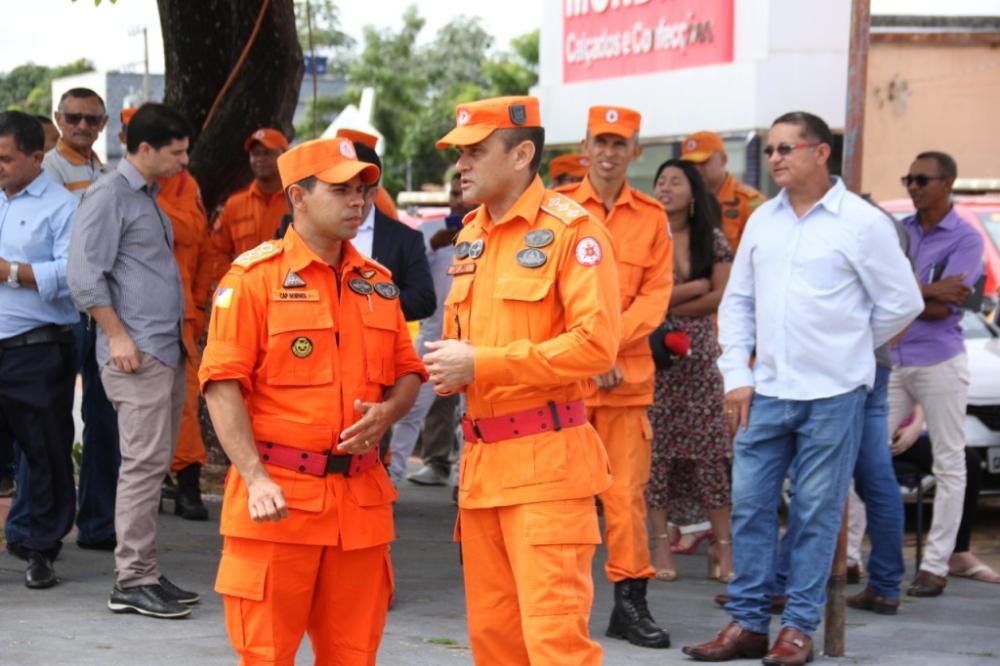 Capitão Borges, à esquerda e Coronel Ornelas, à direita, durante passagem de comando em Araguatins - Foto: Luiz Henrique Machado/Governo do Tocantins