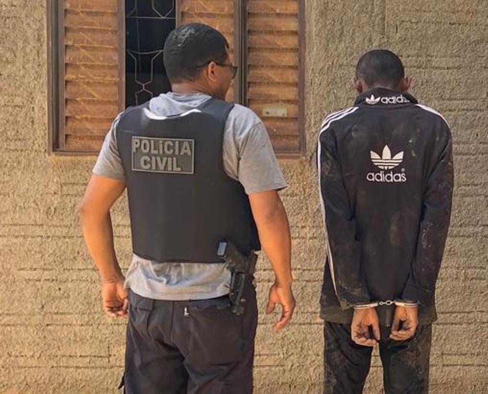 Homem foi preso durante ação da Polícia Civil em Araguatins – Foto: Divulgação / SSPTO 