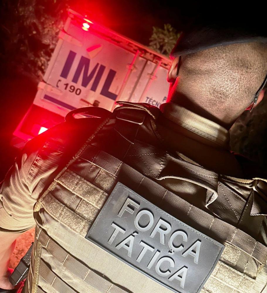 A ocorrência foi registrada na madrugada deste domingo (24) e foram apreendidas armas e drogas com suspeitos – Foto: Divulgação / PMTO.