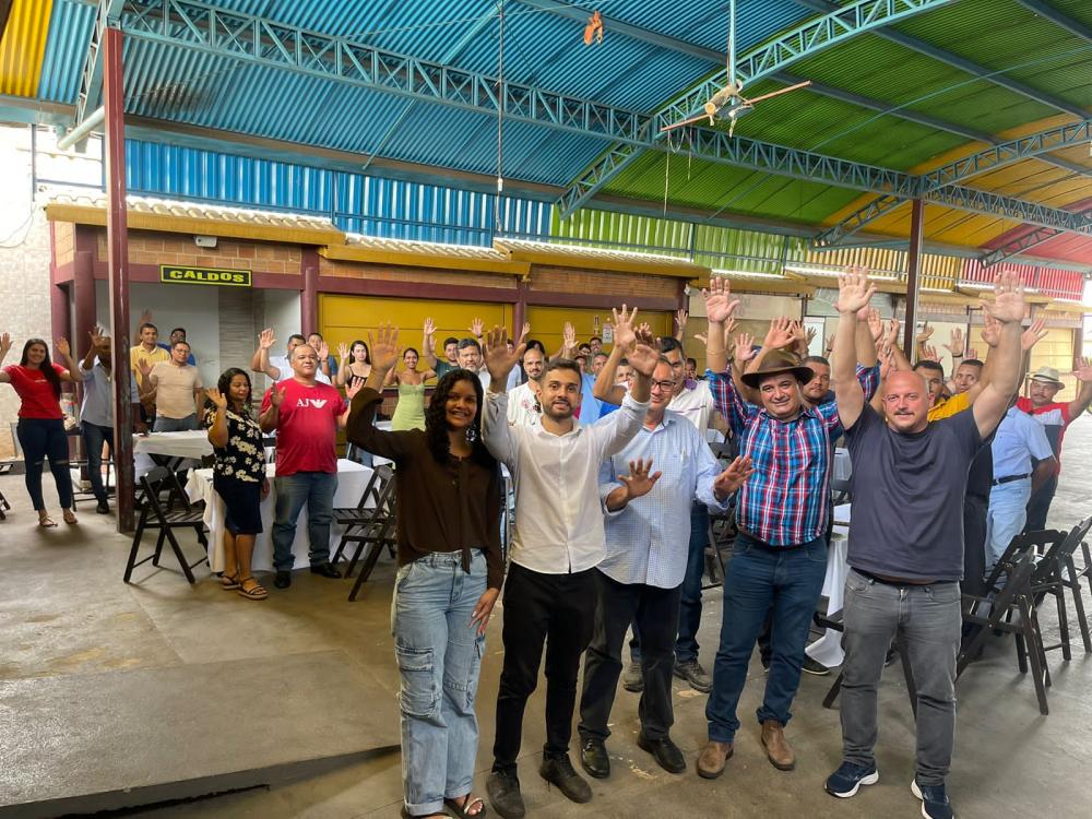 Visando as eleições de 2024, AGIR reuniu lideranças políticas durante implantação da Direção do Partido em Dianópolis - Foto: Divulgação 