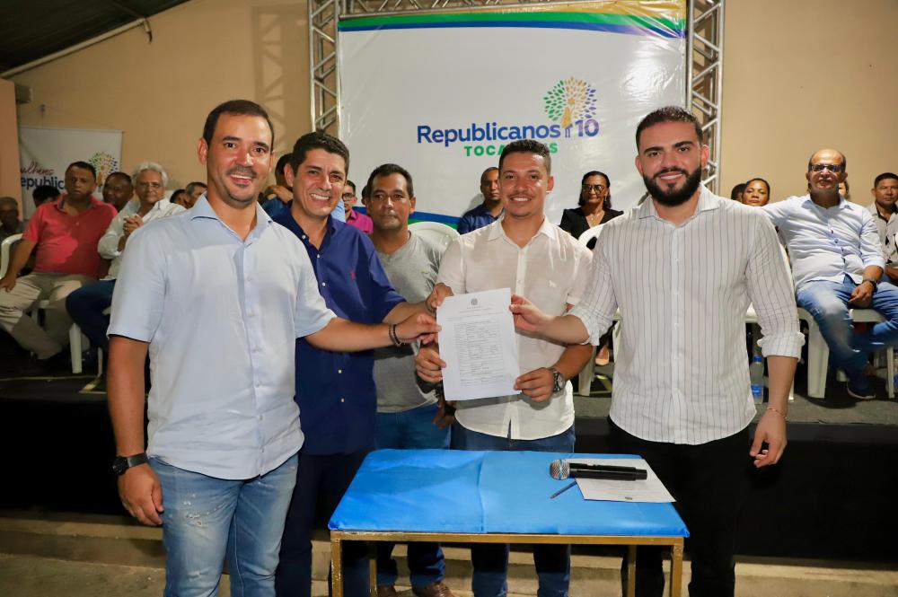 O ato de filiação também marcou a posse da Comissão Provisória do Partido no município, que será comandada por Dione do Pastel –– Foto: Reprodução / Agência Tocantins