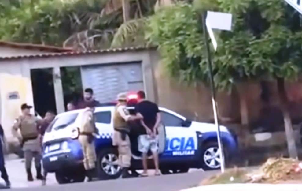 Momento em que secretário foi preso suspeito de agressão, ameaça e desacato — Foto: Reprodução/Redes Sociais