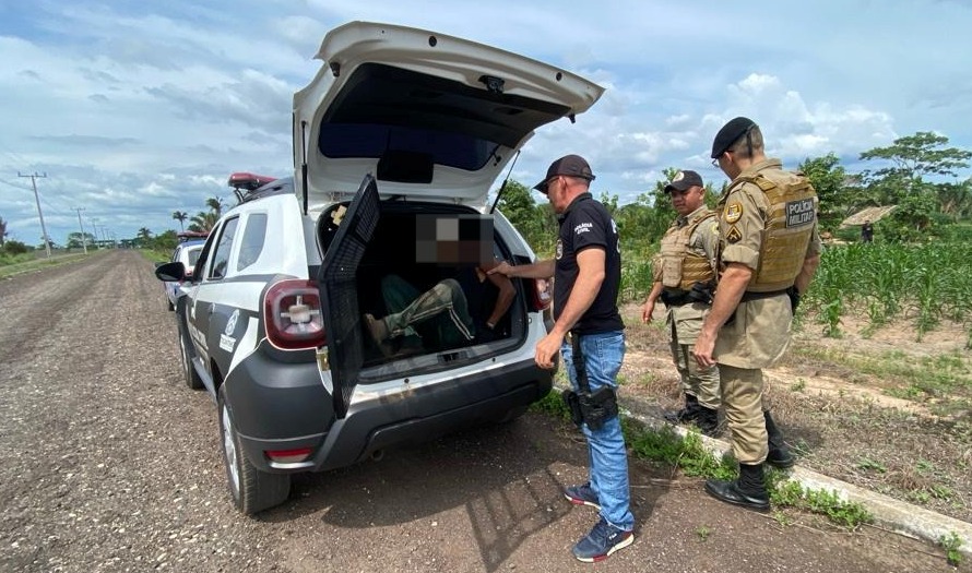 Homem foi localizado e preso enquanto capinava um lote na cidade – Foto: Divulgação / SSPTO