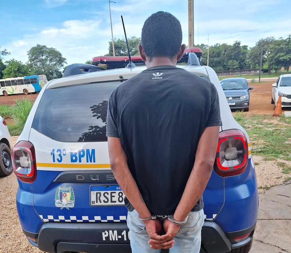 O indivíduo foi localizado e preso, após compartilhamento de informações entre os militares do 6º e 13º BPM - Foto: Reprodução / Agência Tocantins 