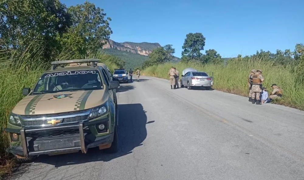 O veículo furtado foi recuperado pela PM na Rodovia TO-050 – Foto: Ascom / 10º BPM
