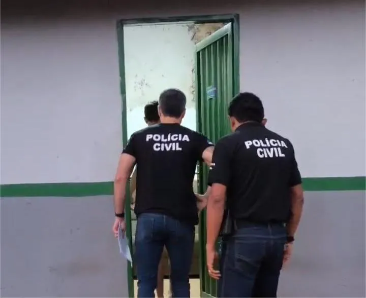 Polícia Civil cumpre mandado de busca e apreensão na residência do suspeito de armazenar pornografiia infantil – Foto: Divulgação /SSP/TO