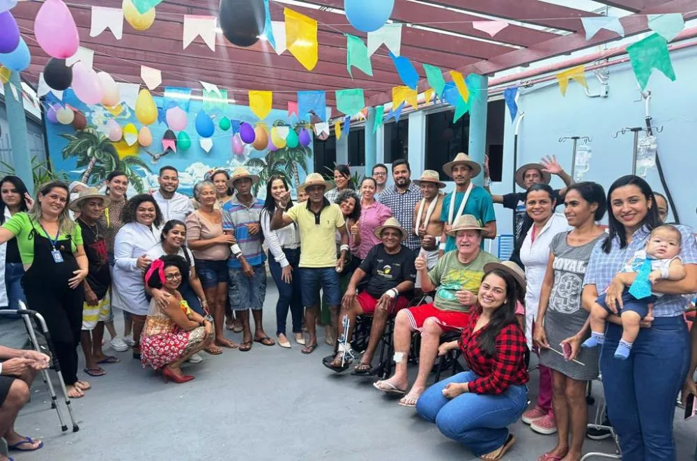 O espaço de convivência do hospital foi decorado para receber os pacientes. - Foto: Divulgação SES-TO