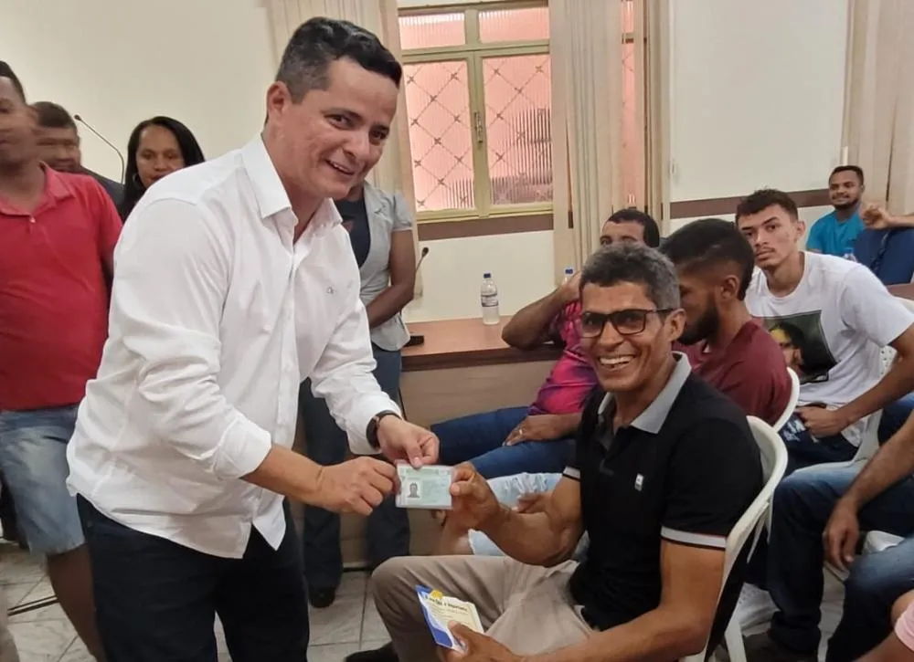 Com uma gestão voltada para o cuidado com as pessoas, o pré-candidato a prefeito é autor do projeto TO Habilitado, que já entregou centenas de documentos no Estado – Foto: Divulgação