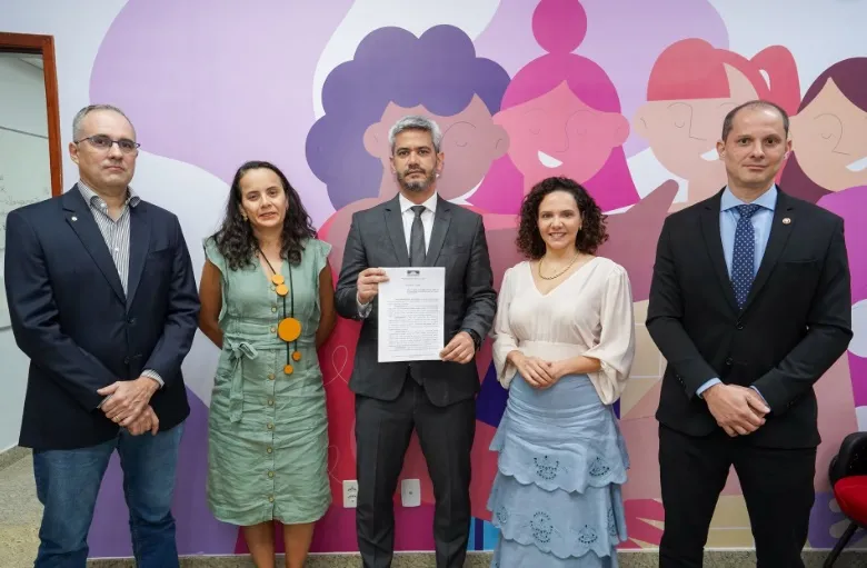 Cinco por cento das contratações terceirizadas serão direcionadas para mulheres vítimas de violência doméstica. - Foto: Divulgação