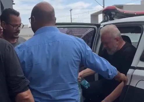 Mauro Carlesse saiu do IML de Gurupi e seguiu para a unidade penal — Foto: Antoniel Cavalcante/Ronda Policial Tocantins