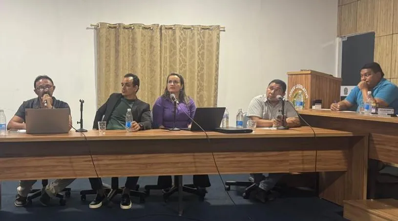 a esquerda para a direita: Prof. Almecides, Secretária Maria Pereira, Procurador Dr. Sérgio Moura e Wesley Leitão Presidente do Conselho do FUNDEB