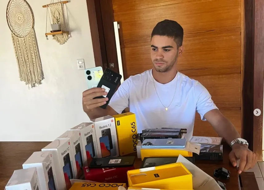Jovem é preso pela Polícia Militar em Combinado momentos após retirar encomenda com notas falsas nos Correios