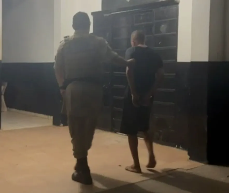 O suspeito foi localizado e preso momentos de pois pelos policiais militares do 9º BPM – Reprodução / Agência Tocantins