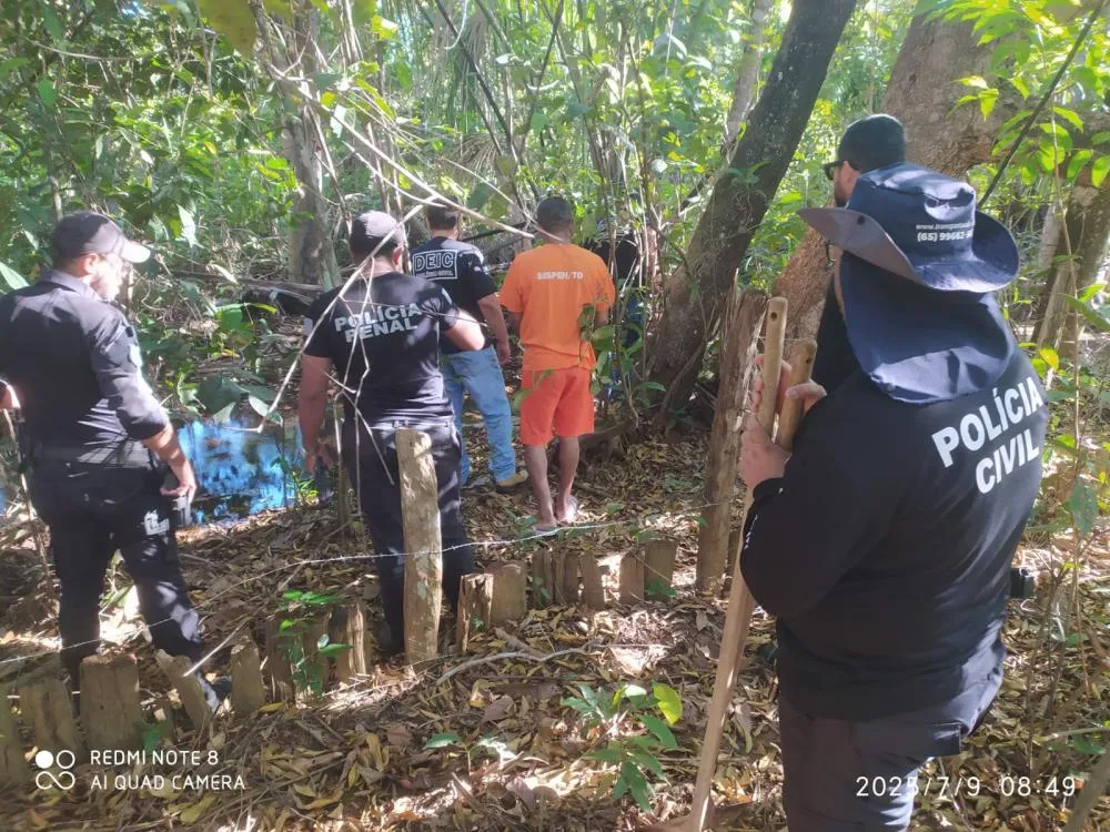 Policais Civis e Penais vasculham local do crime - Foto: Polícia Civil do Tocantins