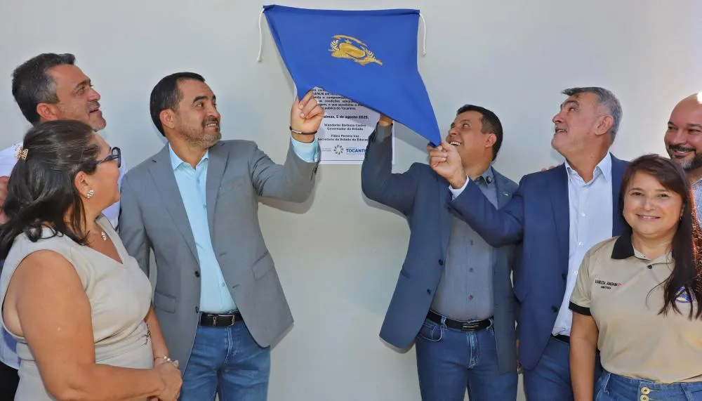 Com investimento de R$ 2,45 milhões, governador Wanderlei Barbosa entrega reforma de escola no Taquari;