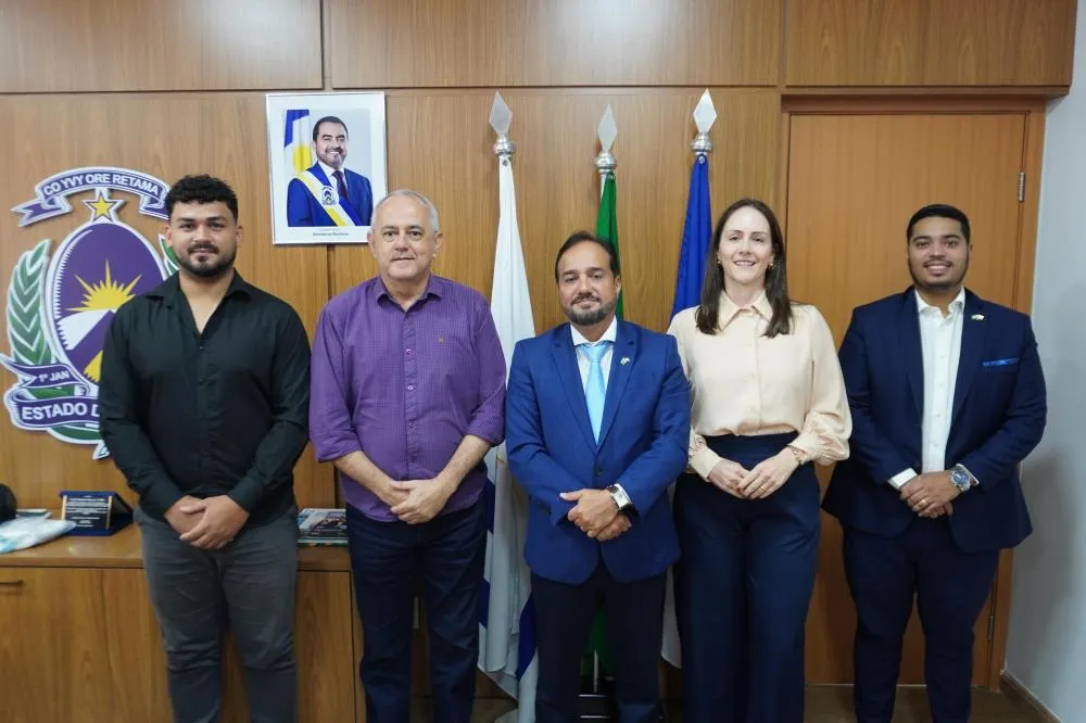 O encontro foi realizado na Secretaria da Indústria, Comércio e Serviços - Foto: Matheus Alcântara 