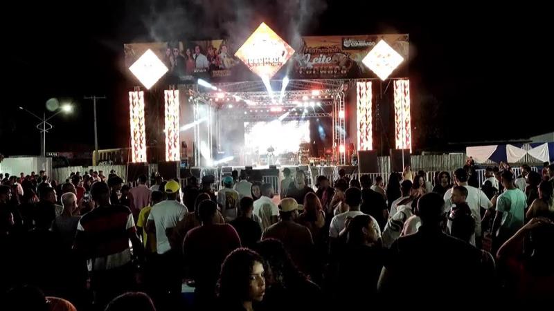 AO VIVO | Última noite da 1ª Festa do Leite e da Cachaça em Combinado