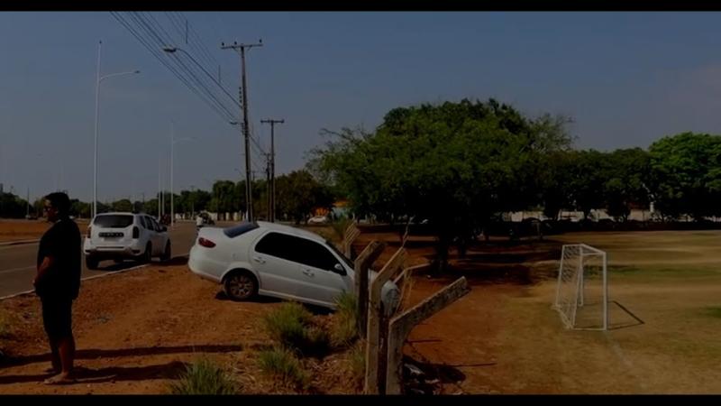 Veículo desgovernado colide com muro de escolinha de futebol na quadra 407 Norte, em Palmas